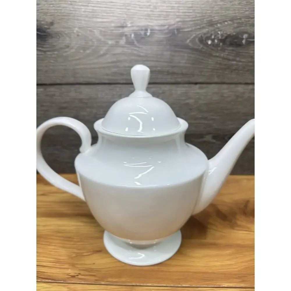 Lenox Classic White Fine Bone China Teapot Coffee Pot Made in USA Mint